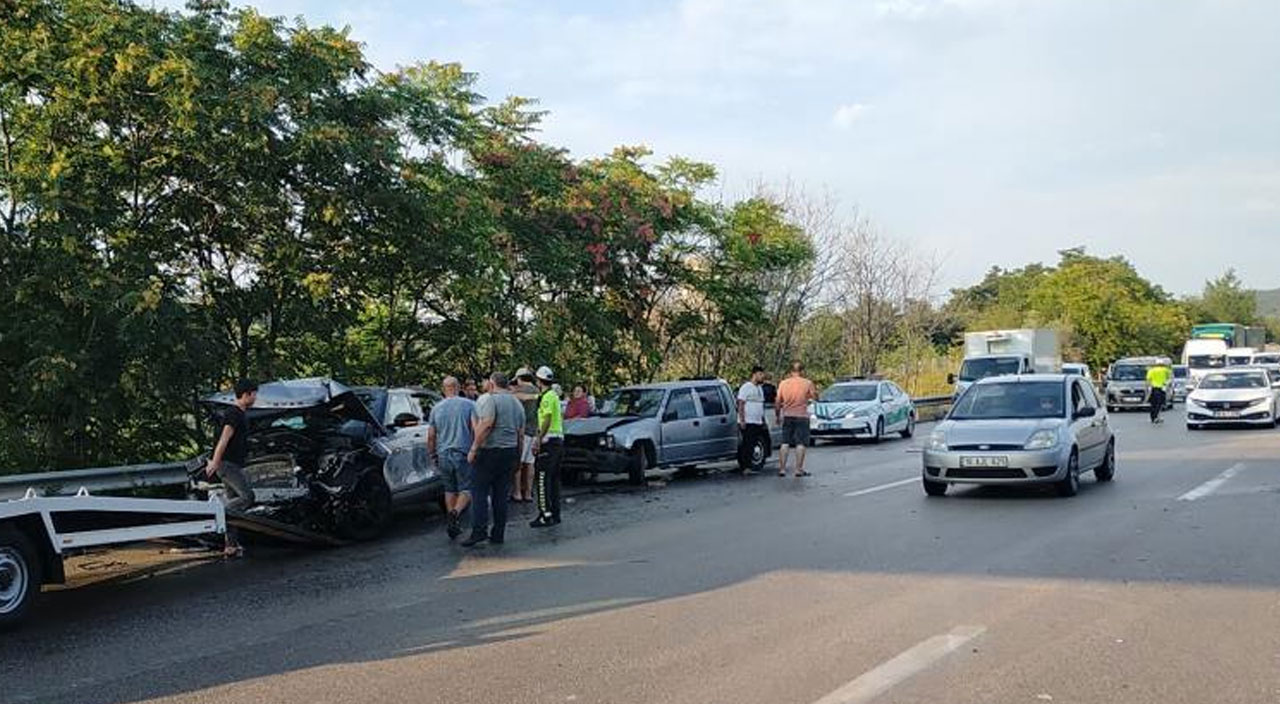 Bursa’da zincirleme kaza: 15 araç birbirine girdi, 10 kişi yaralandı