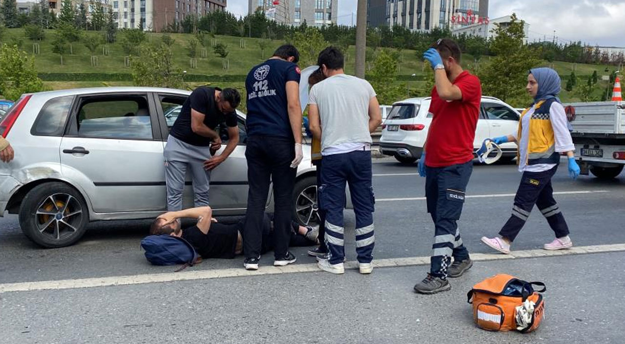 Ataşehir’de feci kaza: Bozulan aracı iten 2 kişiye araba çarptı