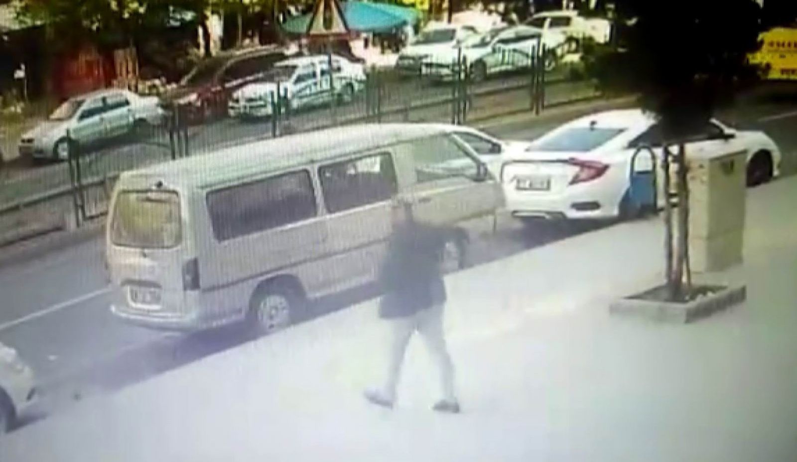 İçinde 1 milyon 200 bin liralık çekin bulunduğu çantayı çalıp kayıplara karıştılar