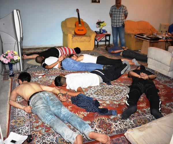 Hırsızlık çetesi üyeleri, bu hâlde yakalandı