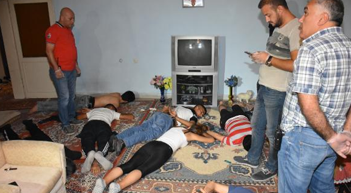 Hırsızlık çetesi üyeleri, bu hâlde yakalandı