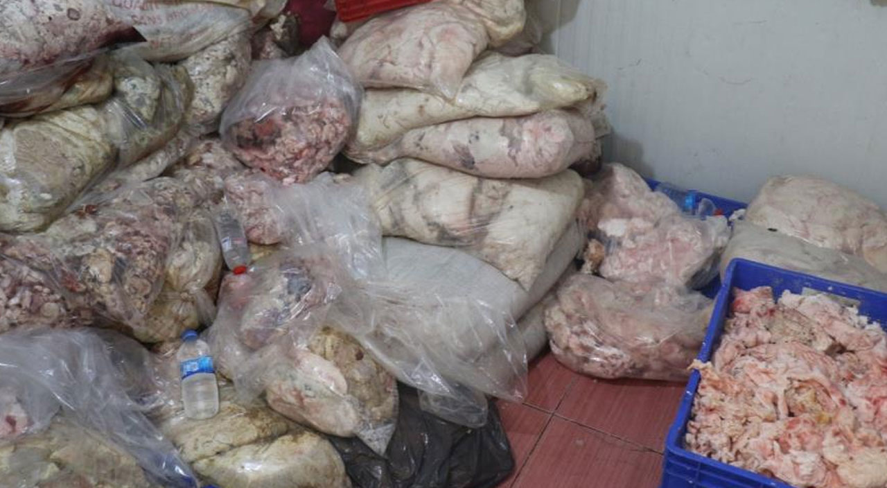 Mahalleyi saran feci koku ekipleri harekete geçirdi! Kaynağı ise şoke etti