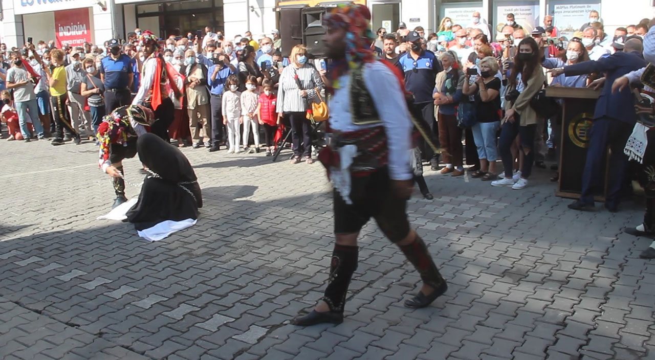 Edremit'te ecdadın kemiklerini sızlatan tören