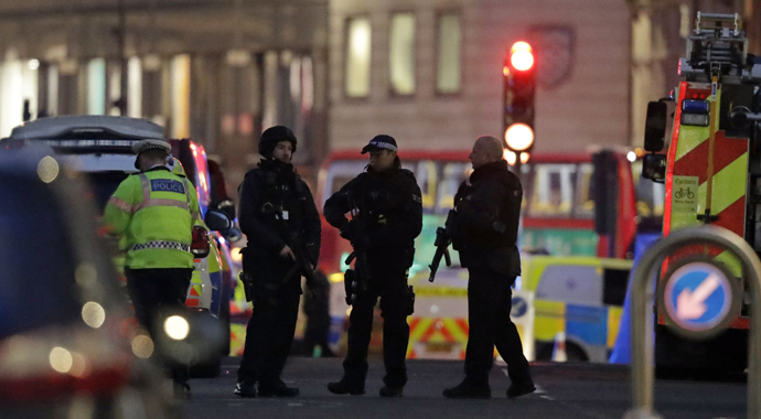 Londra Köprüsü'nde bıçaklı saldırı