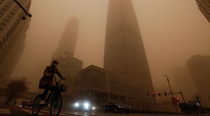 Çin’in başkenti Pekin’de son 10 yılın en büyük kum fırtınası Çin’in başkenti Pekin’de son 10 yılın en büyük kum fırtınası