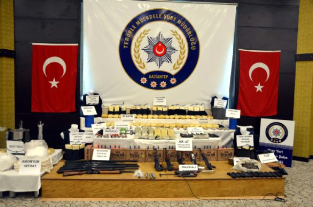 Gaziantep'te eylem hazırlığındaki 3 canlı bomba yakalandı