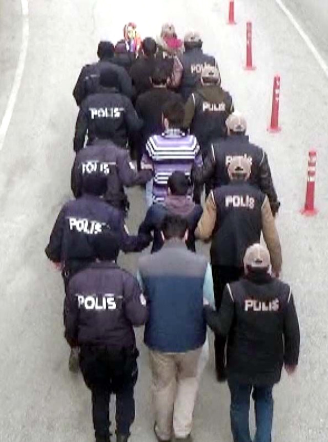 Gaziantep'te eylem hazırlığındaki 3 canlı bomba yakalandı