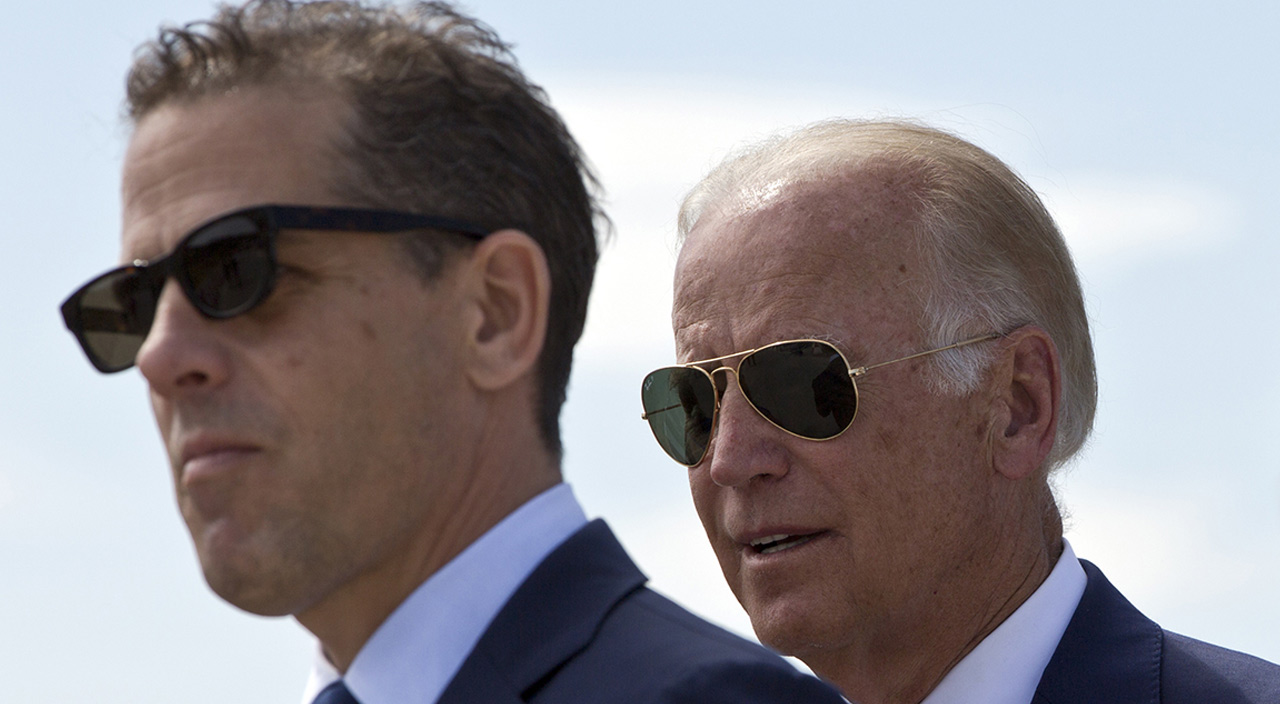 Facebook'un kurucusu Zuckerberg'ten gündeme bomba gibi düşen itiraf: Hunter Biden skandalını sansürlemiş Facebook'un kurucusu Zuckerberg'ten gündeme bomba gibi düşen itiraf: Hunter Biden skandalını sansürlemiş