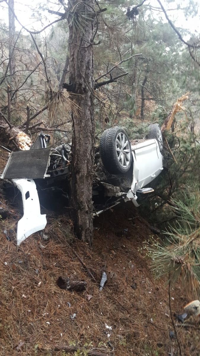 Hurdaya dönen araçtan sağ kurtuldu