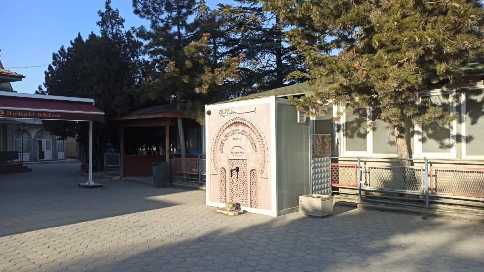 Sokak arasında görülüp merak uyandırmıştı! Prefabrik hayratın gizemi çözüldü Sokak arasında görülüp merak uyandırmıştı! Prefabrik hayratın gizemi çözüldü
