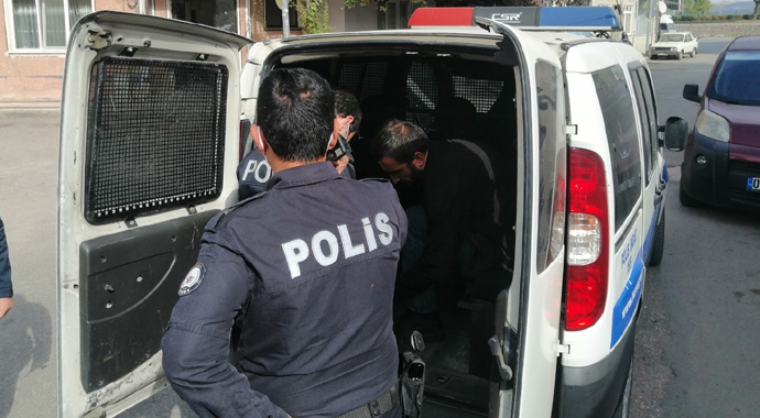 Önce çalınan elektrikli bisikletini kurtardı ardından hırsızı yakaladı