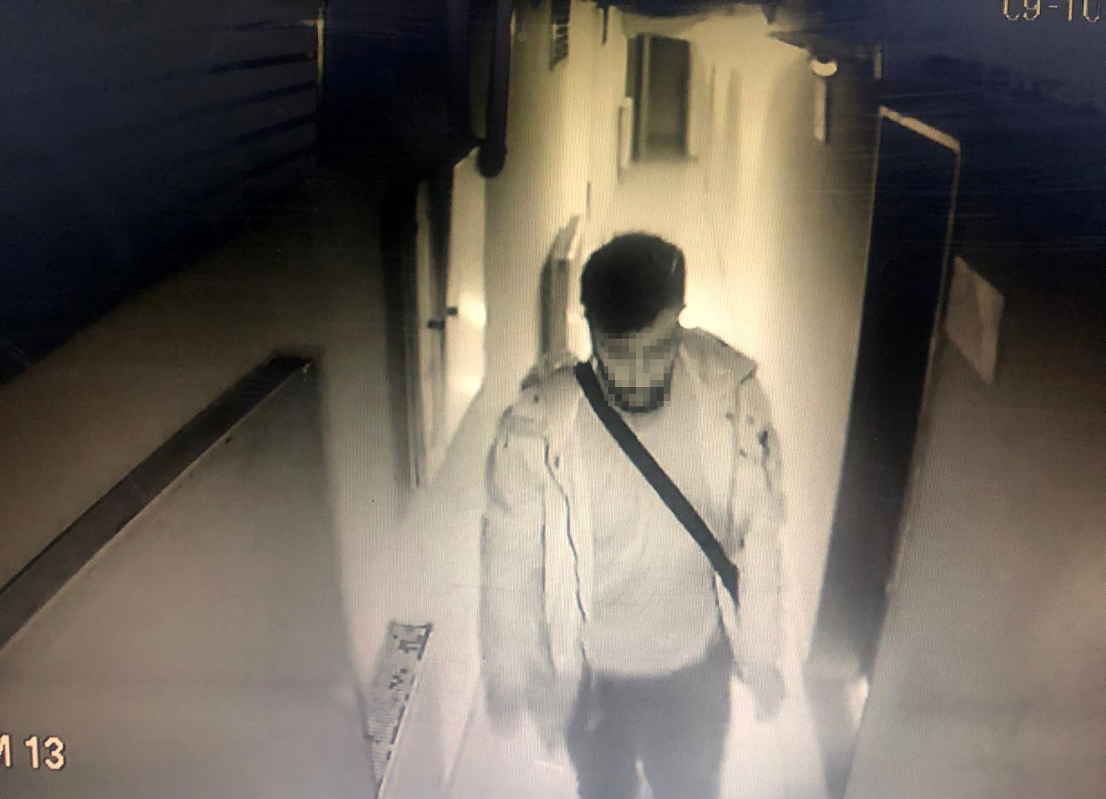 Maç esnasında futbolcuları soyan kişi de futbolcu çıktı!