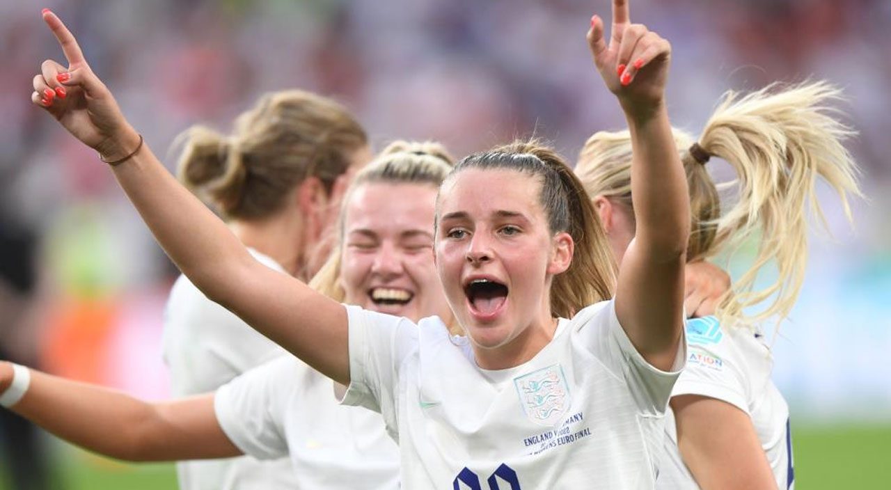 Futbol evine döndü! Avrupa Kadınlar Futbol Şampiyonası'nda zafer İngiltere'nin