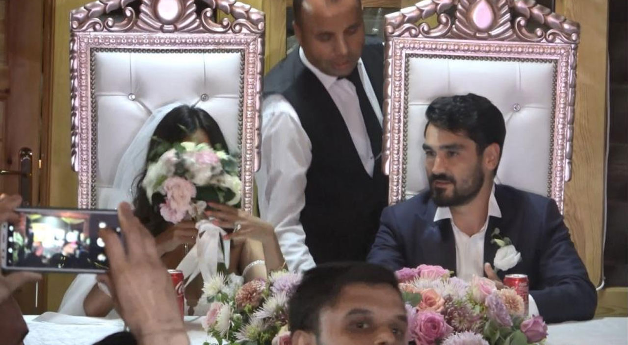 İlkay Gündoğan & Sara Arfaoui çiftinden Dursunbey'de mütevazi kır düğünü