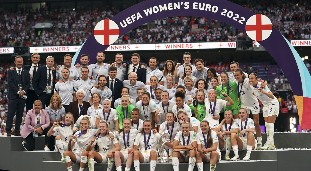 Futbol evine döndü! Avrupa Kadınlar Futbol Şampiyonası'nda zafer İngiltere'nin