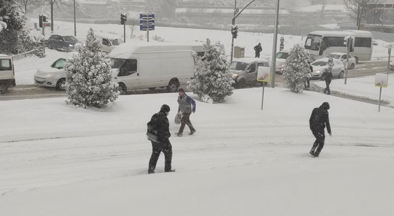İstanbul'da hafta sonu kar var mı? Uyarılar peş peşe geldi