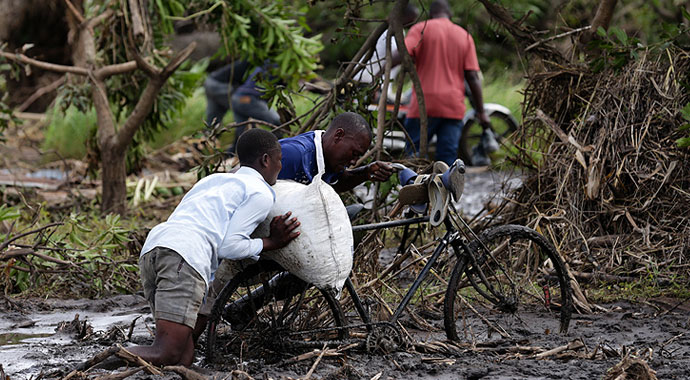 Kasırga Güney Afrika'yı vurdu! Ölenlerin sayısı 700'ü geçti