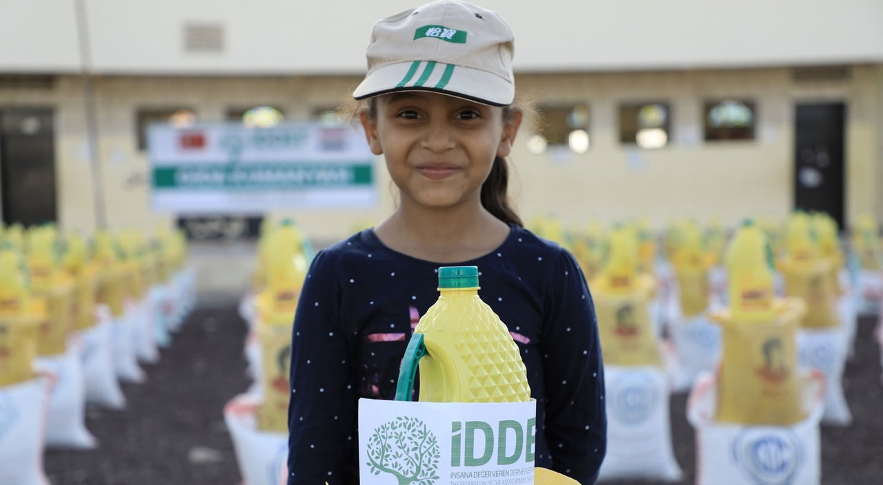 Hayırseverlerin kışlık yardımları iç savaş bölgelerine ulaştırılıyor