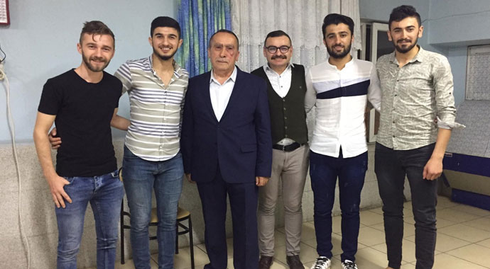 İhlas Vakfı Çukurova Erkek Öğrenci Yurdu’nda mezuniyet coşkusu