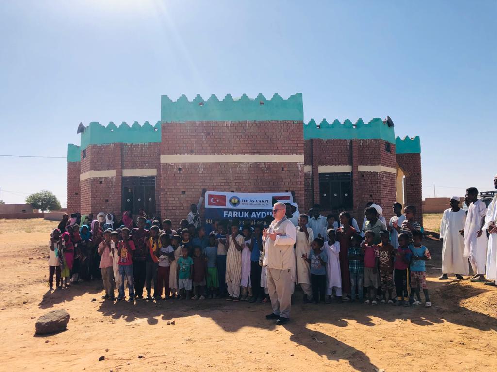 İhlas Vakfı Afrika’da su kuyusu açmaya devam ediyor İhlas Vakfı Afrika’da su kuyusu açmaya devam ediyor