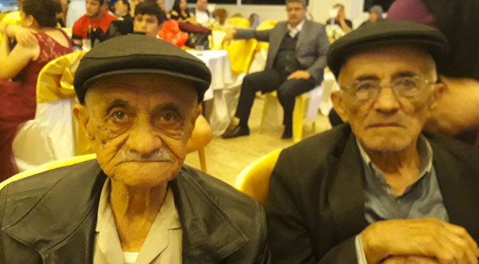 İki kardeş 18 saat arayla hayatını kaybetti