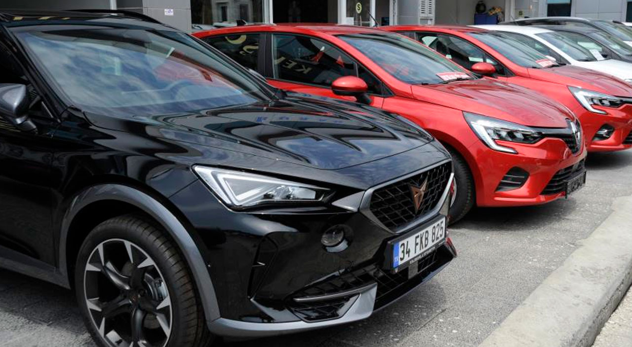 İkinci el otomobil piyasasında durgunluk: Galericiler tatil sonrasını bekliyor