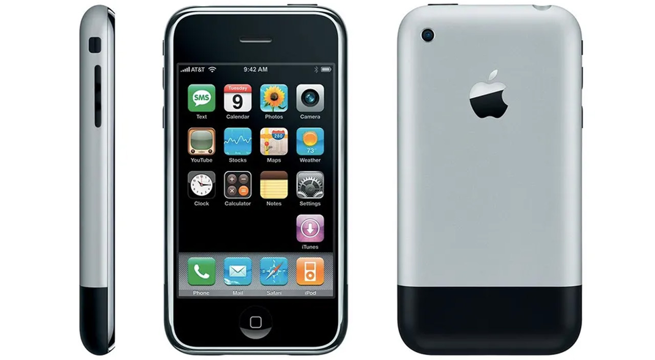 İlk iPhone rekor bir fiyata satıldı