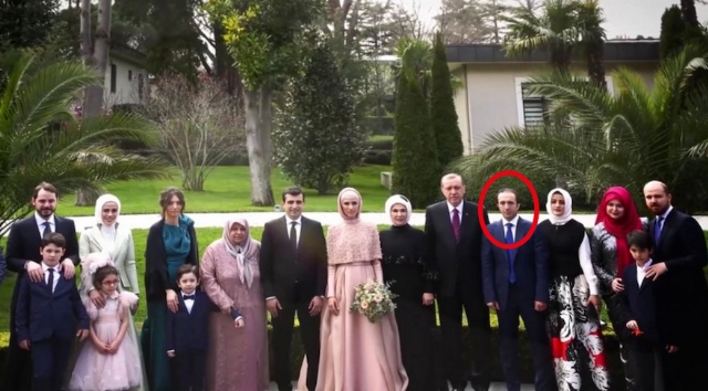 Erdoğan'ın oğlu Burak 14 yıl sonra fotoğraf verdi Erdoğan'ın oğlu Burak 14 yıl sonra fotoğraf verdi