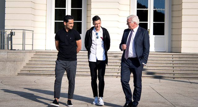 Almanya Cumhurbaşkanı'ndan Erdoğanla görüşen futbolculara tehdit