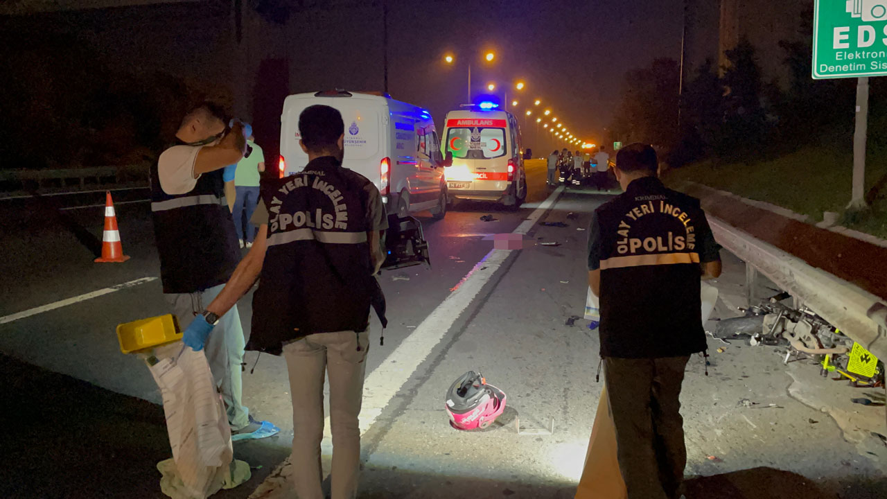 Kavacık'ta otomobil motora çarptı: 2 ölü