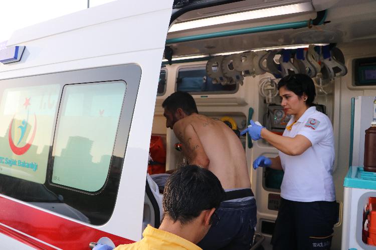 İntihar girişimini çay içerek izlediler!