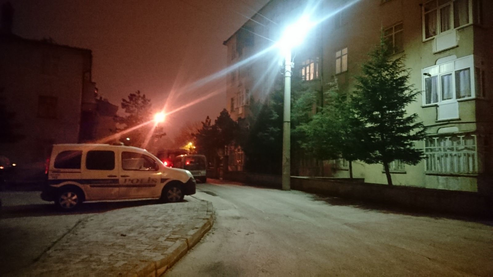 İntihar edeceğini canlı yayında söyledi, ekipler yetişemedi