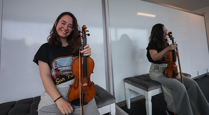 Enkazdan 17 saat sonra çıkarılan İnci Okan, depremin ardından ilk adımlarını attı