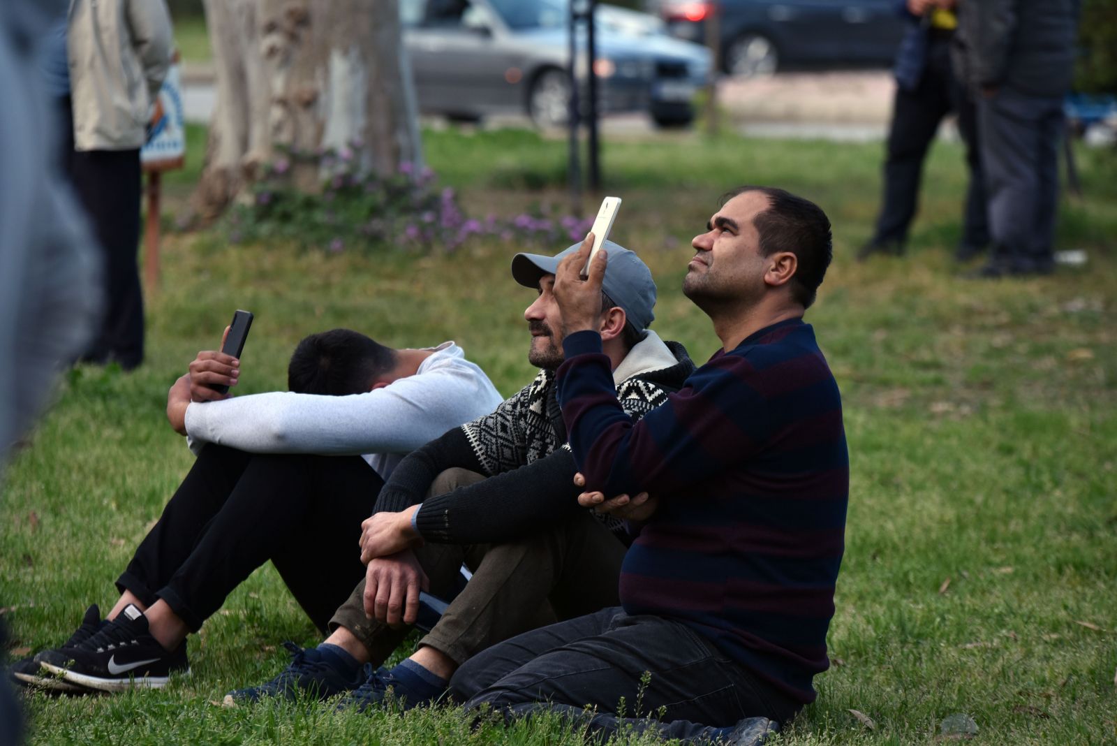 İntihar için çatıya çıktı, 'beni kameraya çekin' diye seslendi