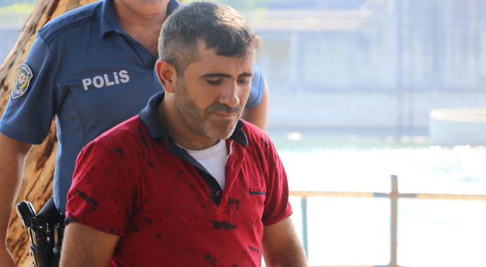 Karısı intihara teşebbüs etti, o ağaca yaslanarak izledi