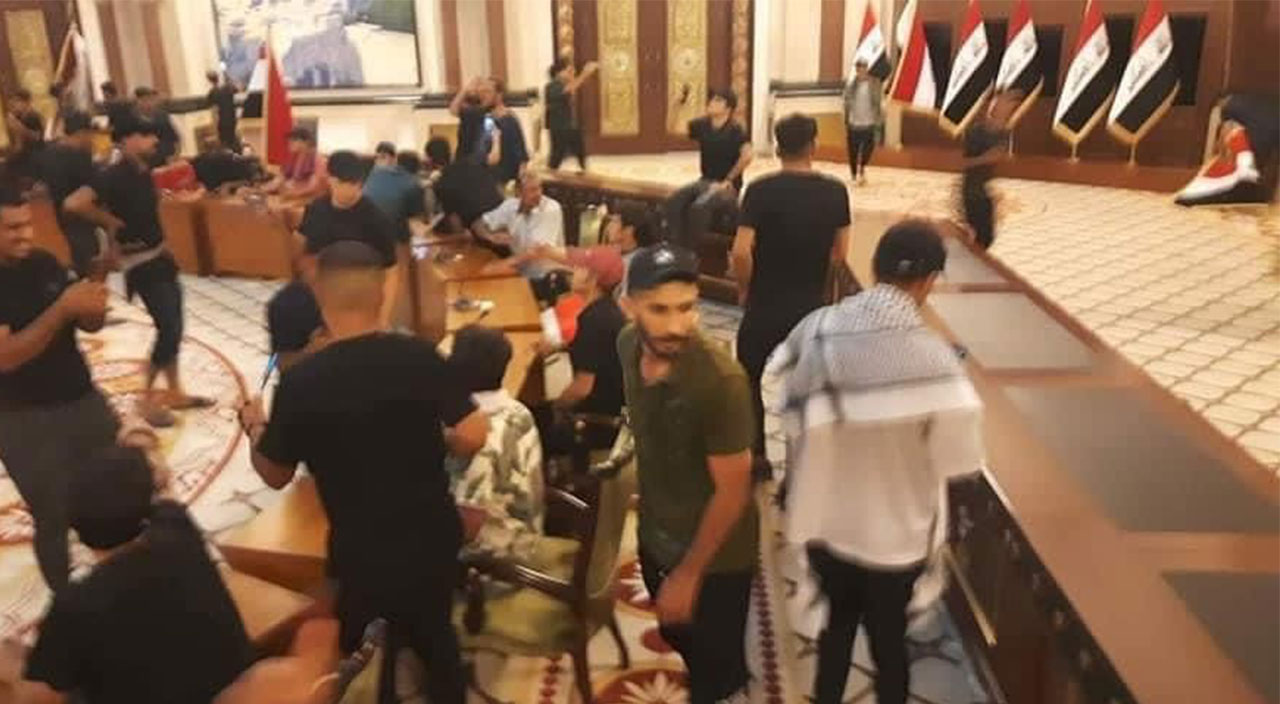 Irak'ta yine kaos: Sokağa çıkma yasağı ilan edildi