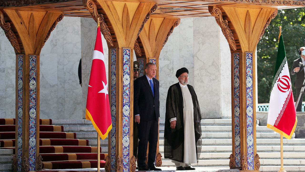 Cumhurbaşkanı Erdoğan İran'da: Tahran'da kritik zirve