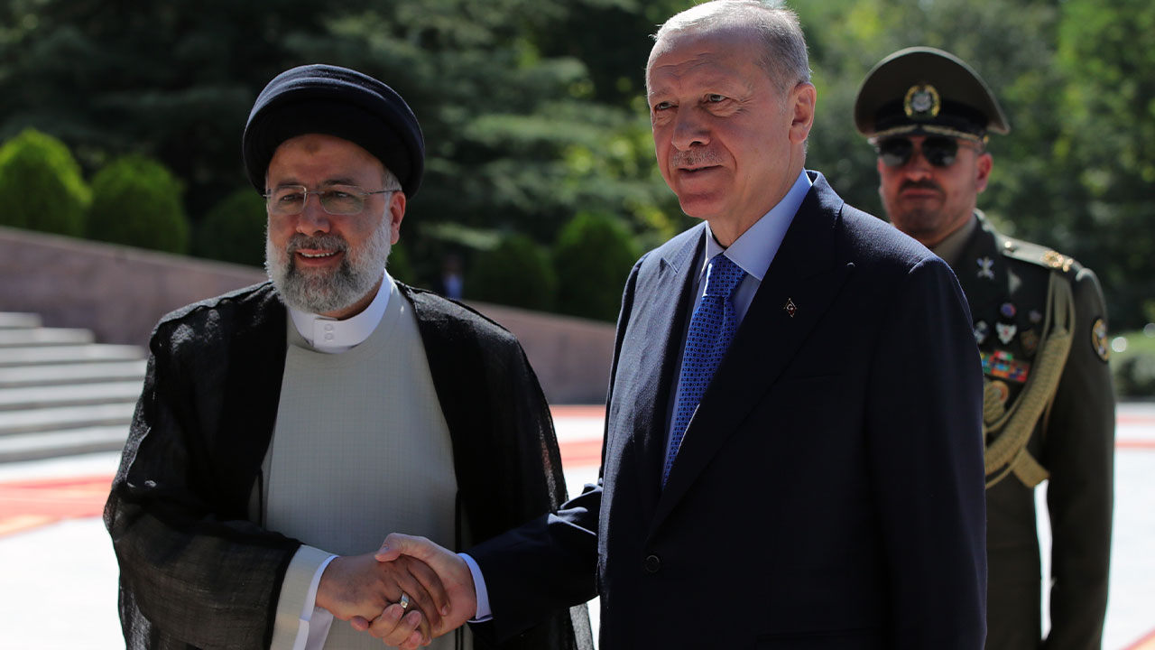 Cumhurbaşkanı Erdoğan İran'da: Tahran'da kritik zirve
