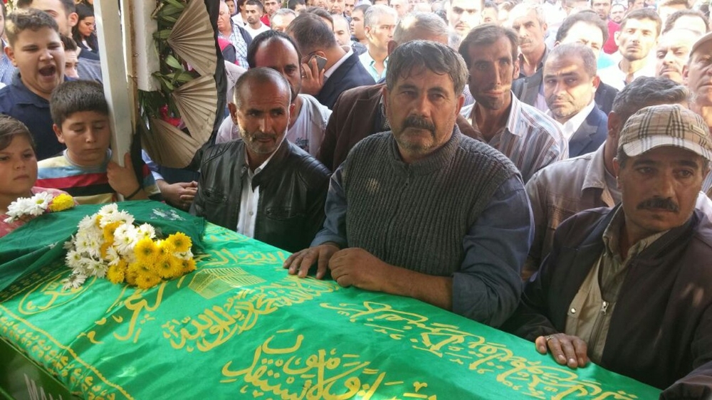 Minik Irmak, gözyaşlarıyla uğurlandı