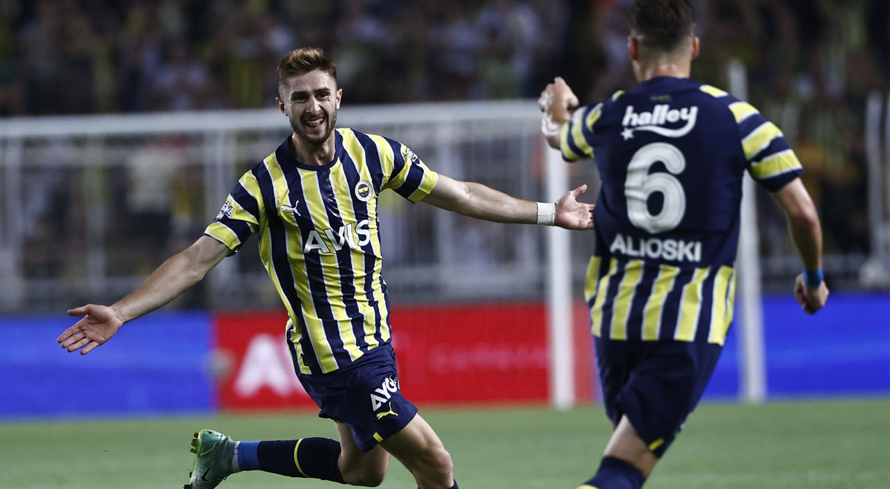 Kadıköy'de İrfan Can Kahveci'nin gecesi... Fenerbahçe Austria Wien'e rövanşta da 4 çekti! Kadıköy'de İrfan Can Kahveci'nin gecesi... Fenerbahçe Austria Wien'e rövanşta da 4 çekti!