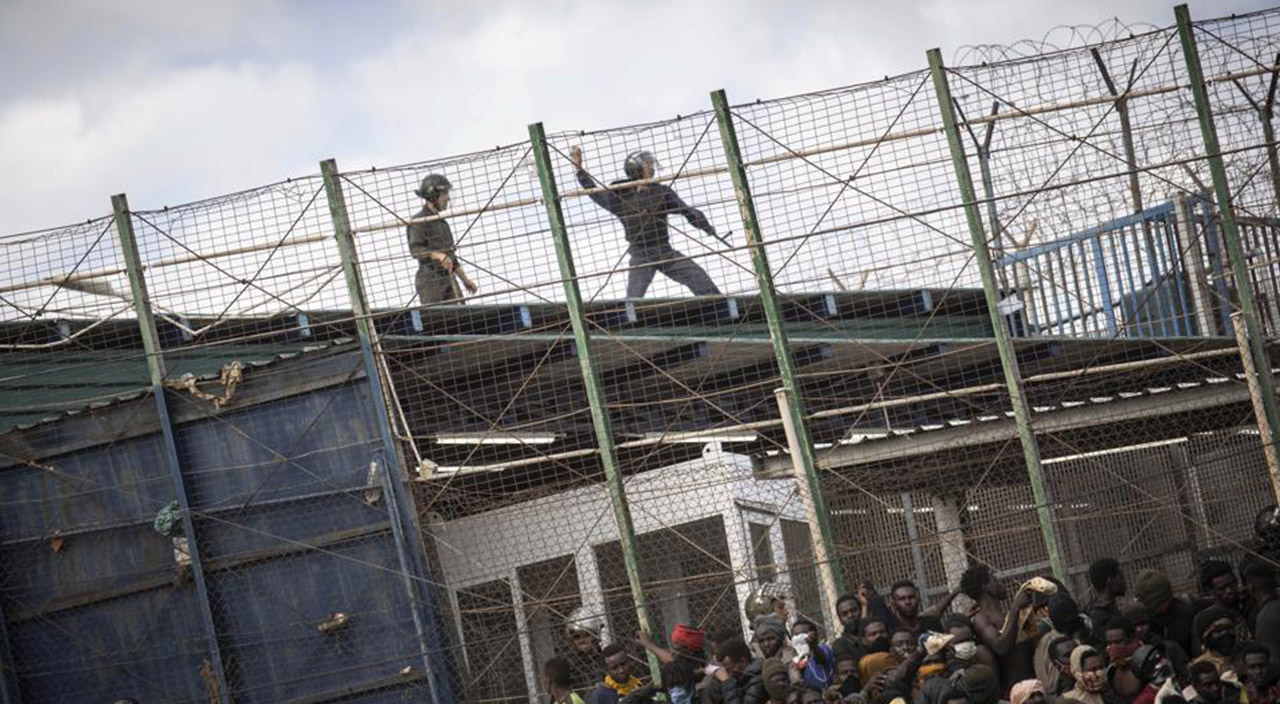 Avrupa'nın göbeğinde katliam: İspanyol polisi 37 göçmeni kurşuna dizdi