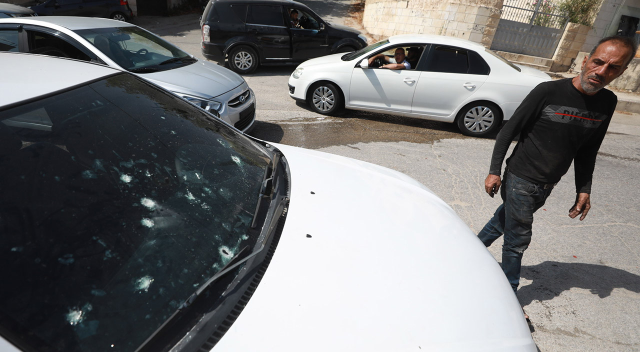 İsrail'in Batı Şeria'daki baskınında 3 Filistinli öldü, 8 kişi yaralandı İsrail'in Batı Şeria'daki baskınında 3 Filistinli öldü, 8 kişi yaralandı