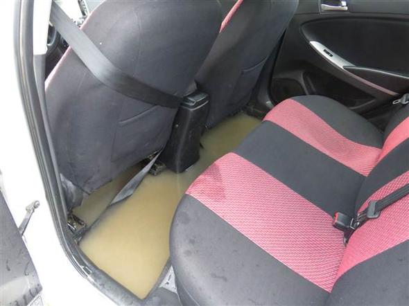 15 dakika yetti! Ataşehir'de yollar göle döndü