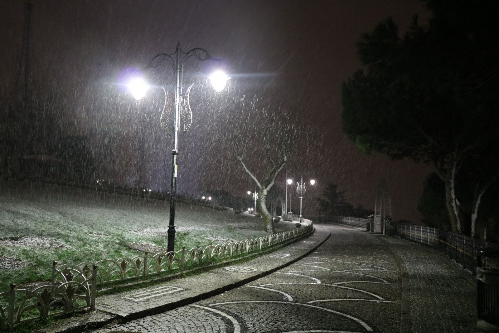 İstanbul’da beklenen kar yağışı başladı