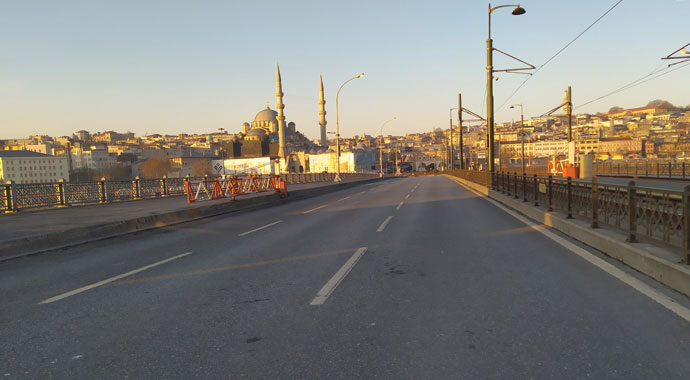 Sokağa çıkma kısıtlamasının sabahında gündoğumunda kartpostallık görüntüler