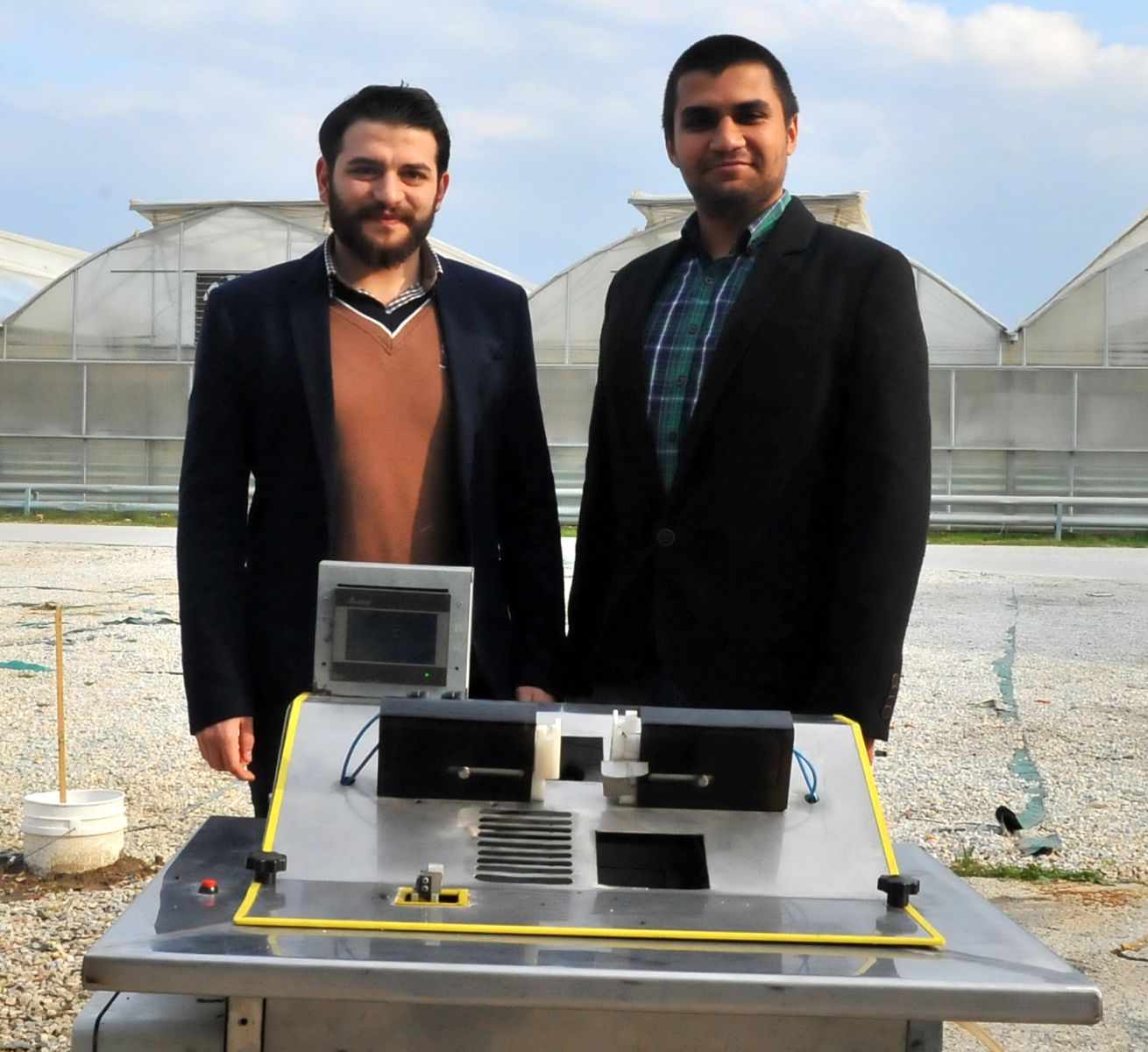 Üniversiteliler fide aşılama makinesi üretti