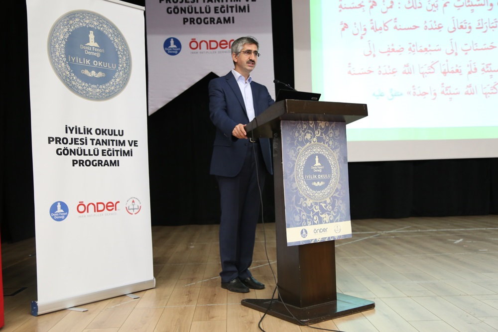 Deniz Feneri, İyilik Okulu Projesiyle genç yüreklere iyiliği aşılıyor