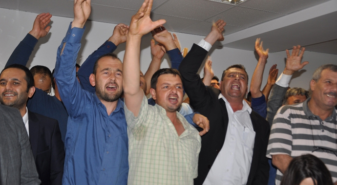 İzmir’de Binali Yıldırım sevinci