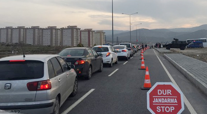 İzmir'de FETÖ'nün darbe girişimine ilişkin dava başladı