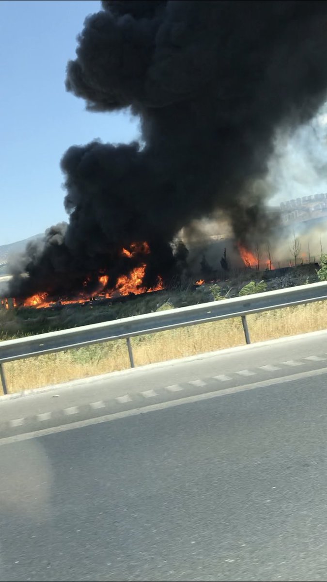 Son dakika! Çiğli'de plastik fabrikası alev alev yandı